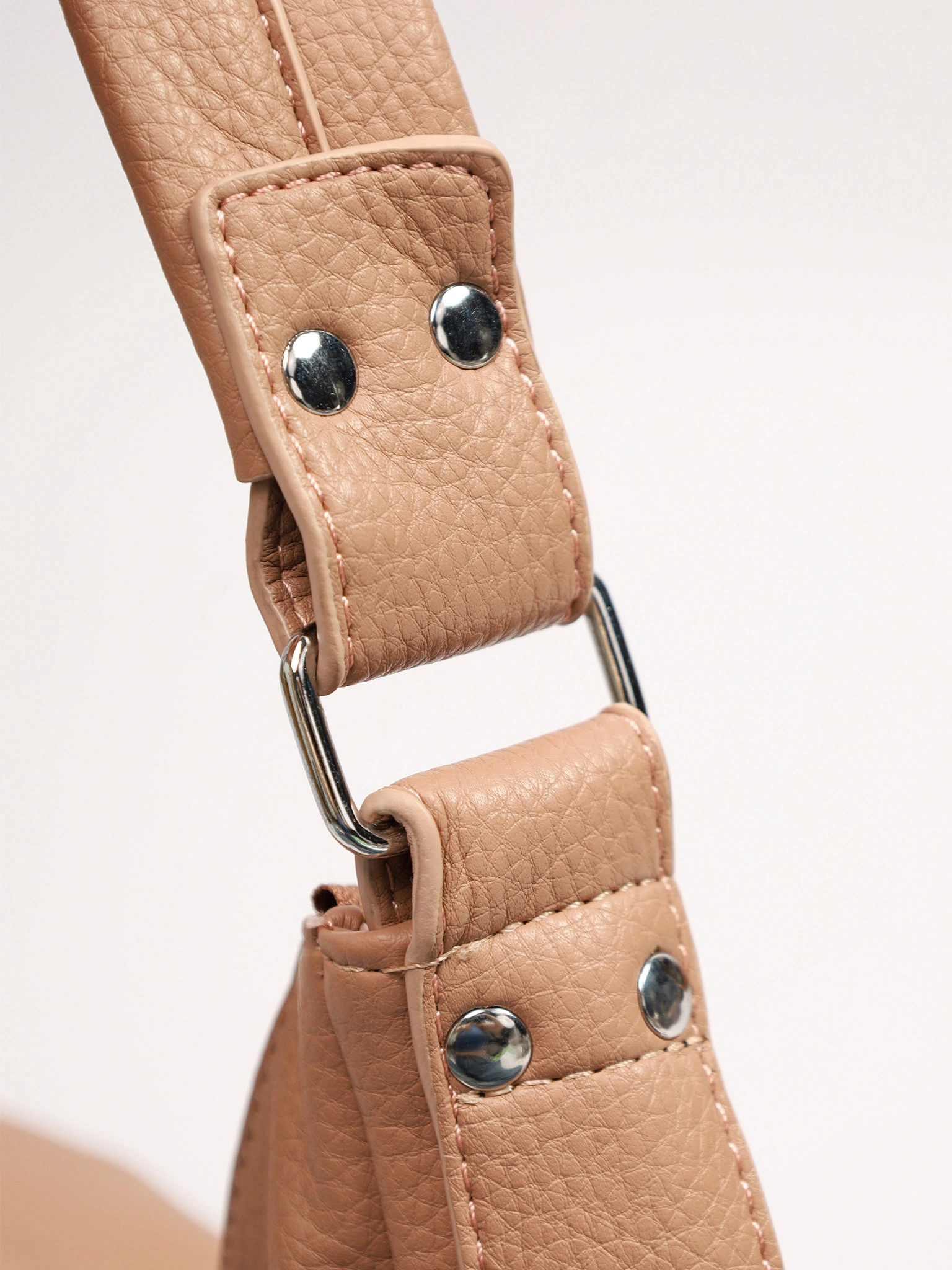 Сумка-шоппер  с декоративными плетеными ремешками по бокам в ассортименте